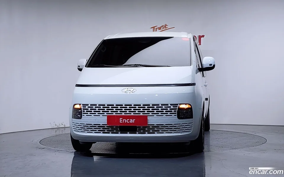 Hyundai Staria 11 2024 — миниатюра 3