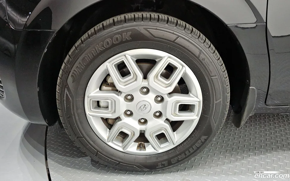 Hyundai Staria 3 2022 — миниатюра 2
