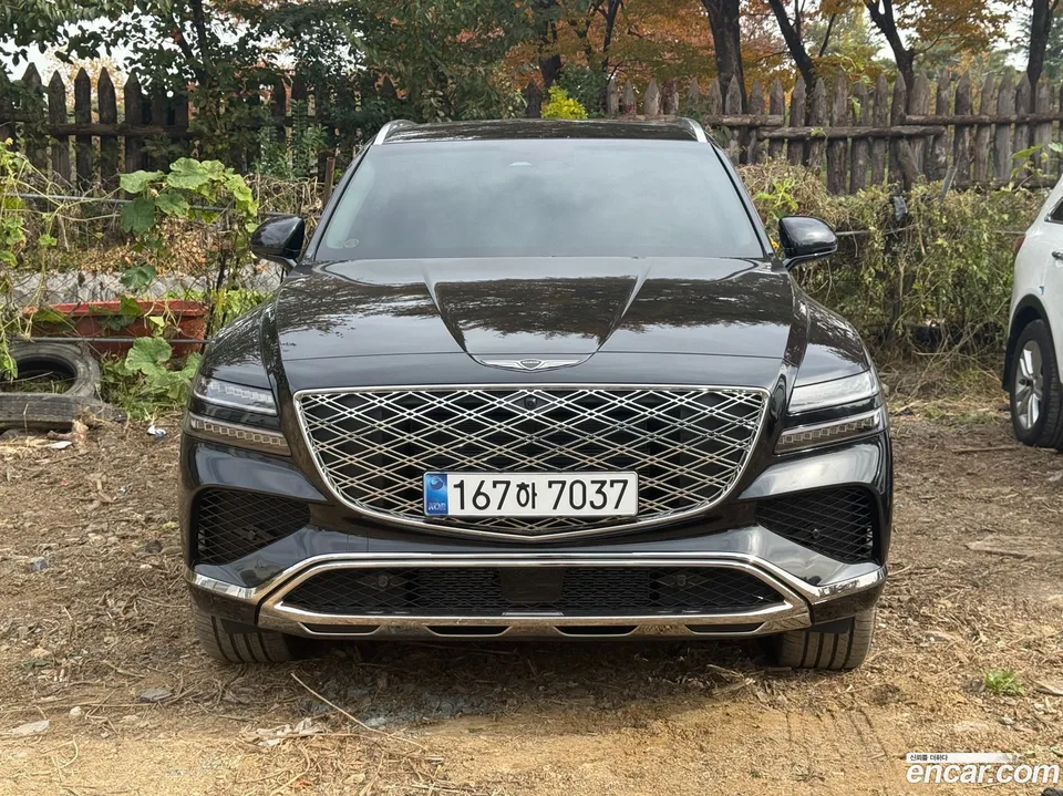 Genesis GV80 2.5T 2WD 2025 — фото 1, купить с доставкой в Москву
