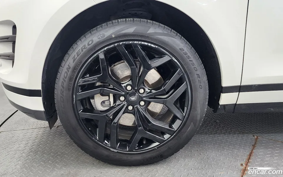 Land Rover Range Rover Evoque P250 R- SE 2023 — миниатюра 2