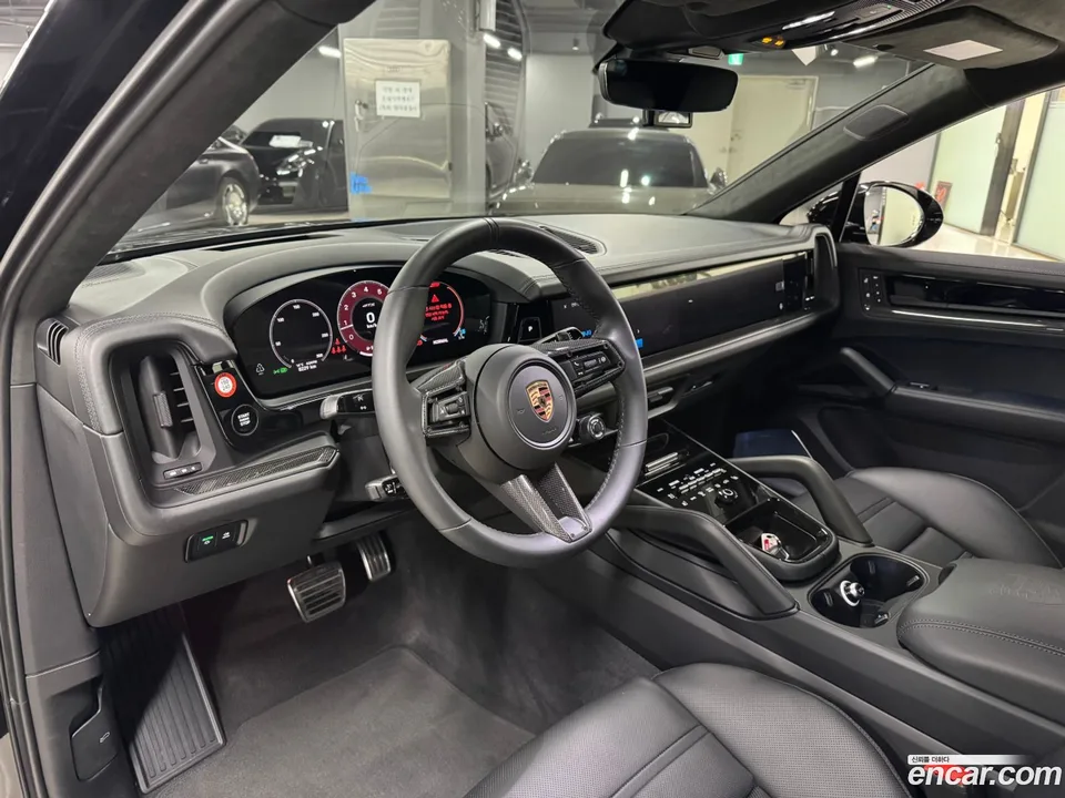 Porsche Cayenne 4.0 GTS 2025 — миниатюра 4