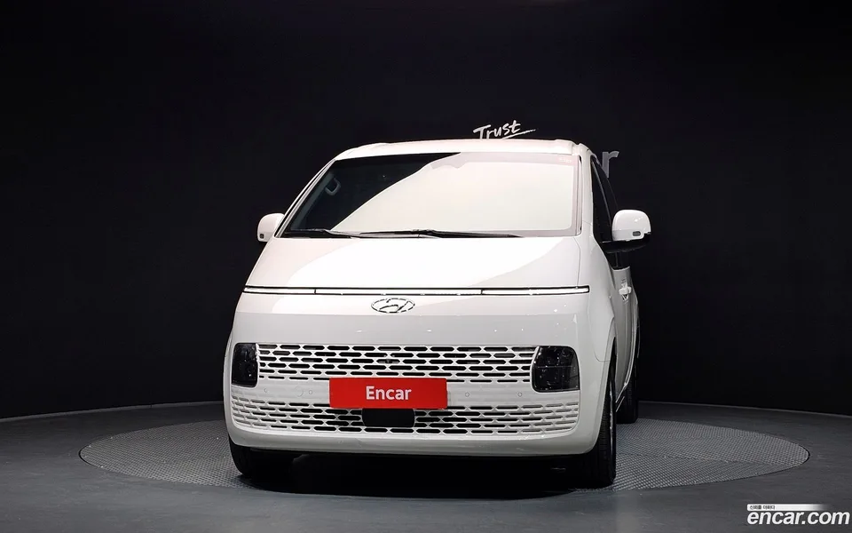 Hyundai Staria 5 2023 — миниатюра 3