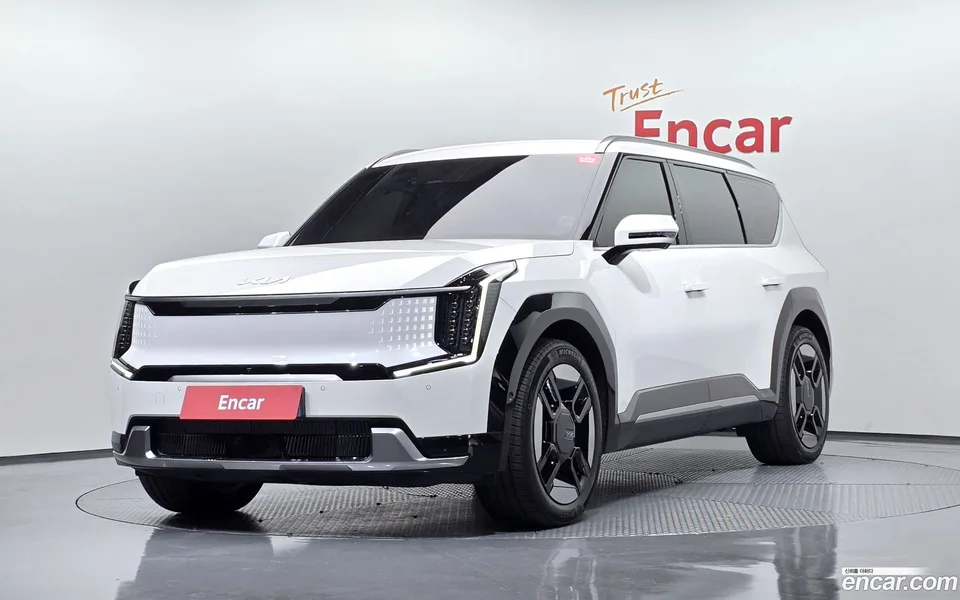 Kia EV9 4WD 2023 — фото 1, купить с доставкой в Москву