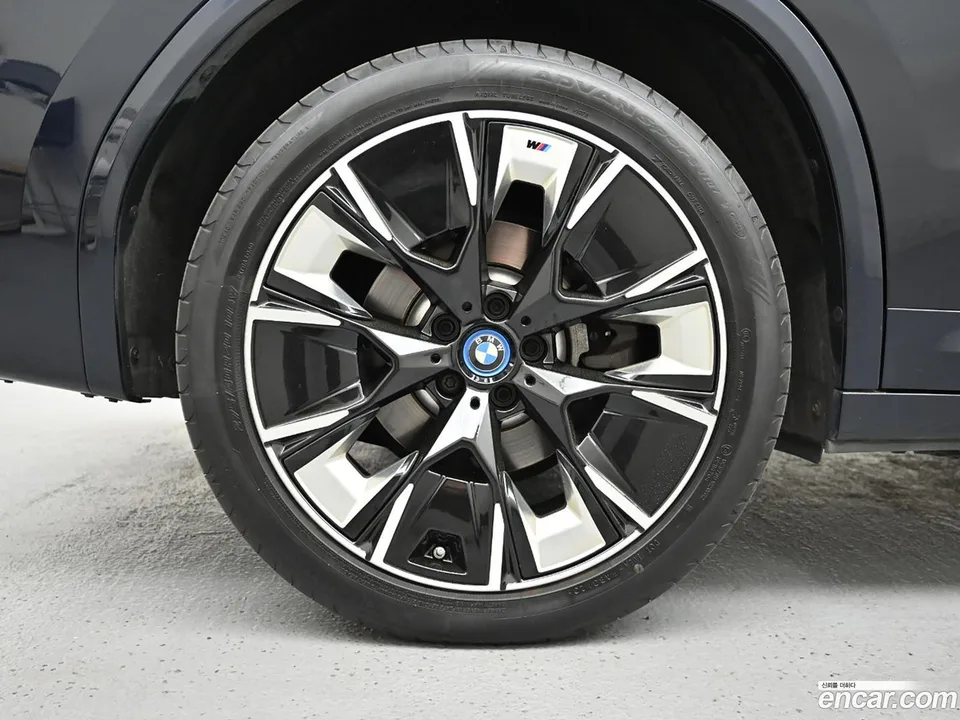 BMW iX3 M 2023 — миниатюра 2