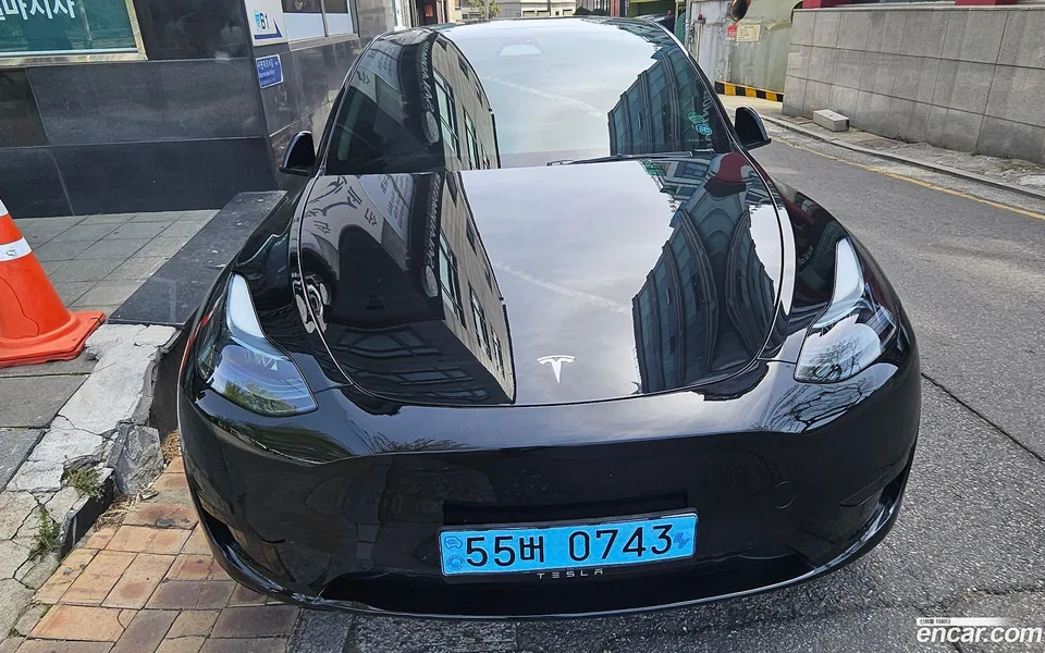 Tesla Model Y RWD 2023 — миниатюра 3