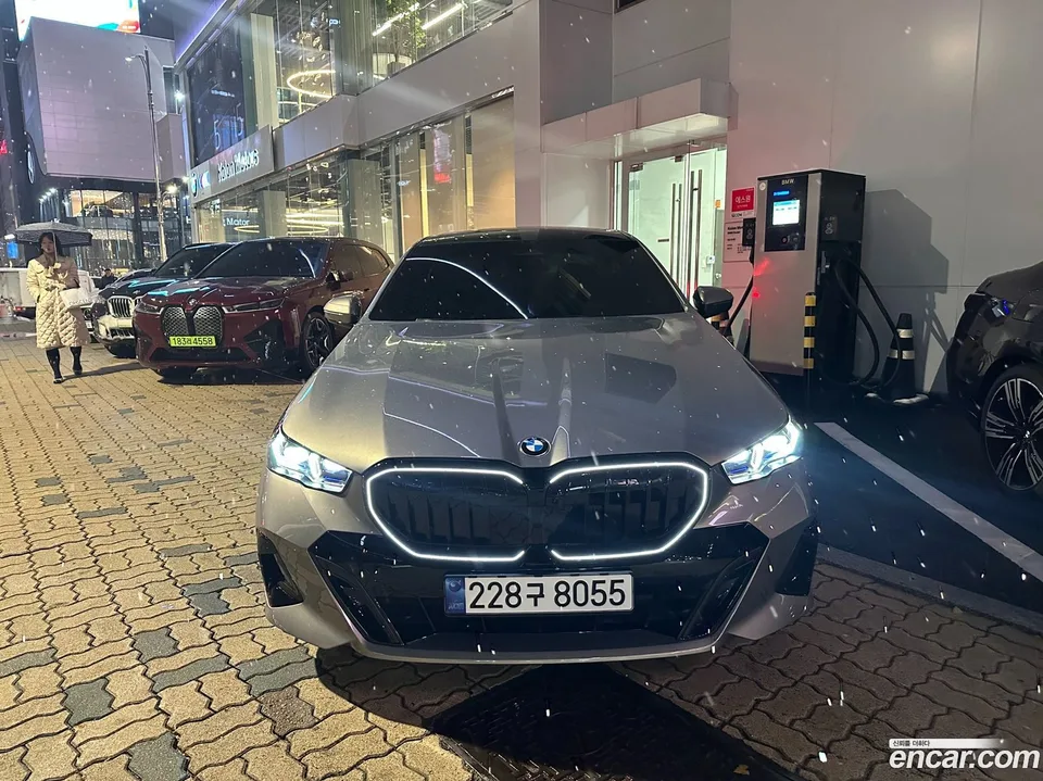 BMW 5 Series 520i 2024 — миниатюра 3