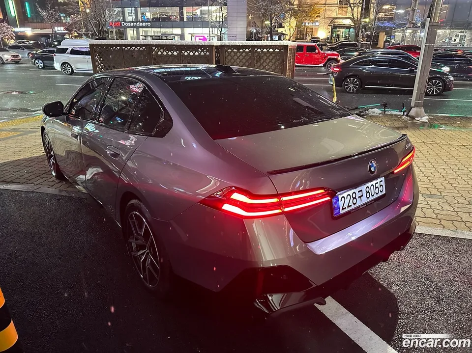 BMW 5 Series 520i 2024 — миниатюра 4