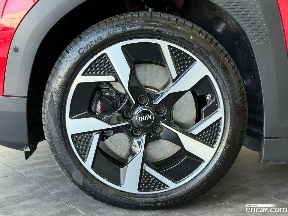 MINI Aceman E 2025 — миниатюра 2