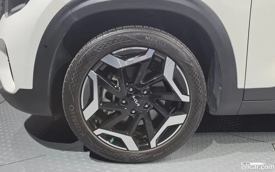 Kia Seltos 1.6 2WD 2023 — миниатюра 5