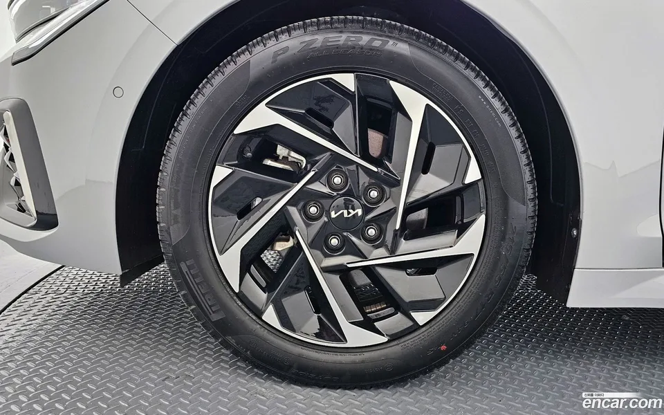 Kia K5 Hybrid 2023 — миниатюра 5