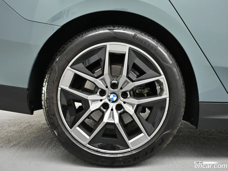 BMW 5 Series 520i 2024 — миниатюра 2