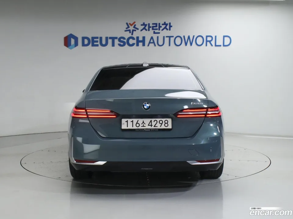BMW 5 Series 520i 2024 — миниатюра 4