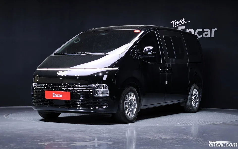 Hyundai Staria 5 2024 — фото 1, купить с доставкой в Москву