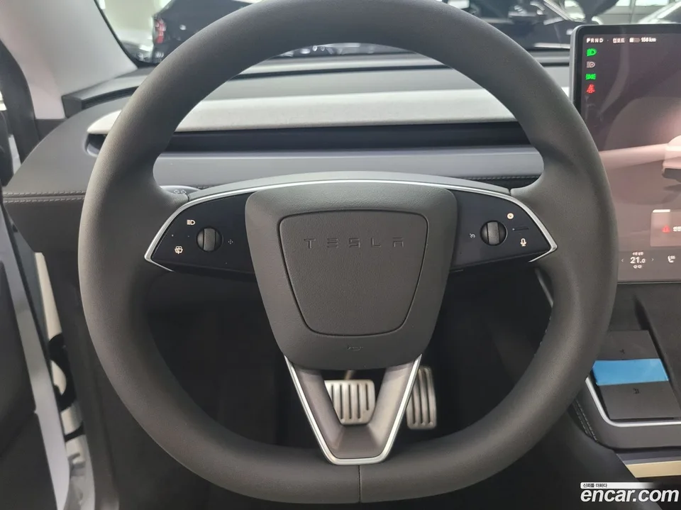 Tesla Model Y RWD 2025 — миниатюра 5