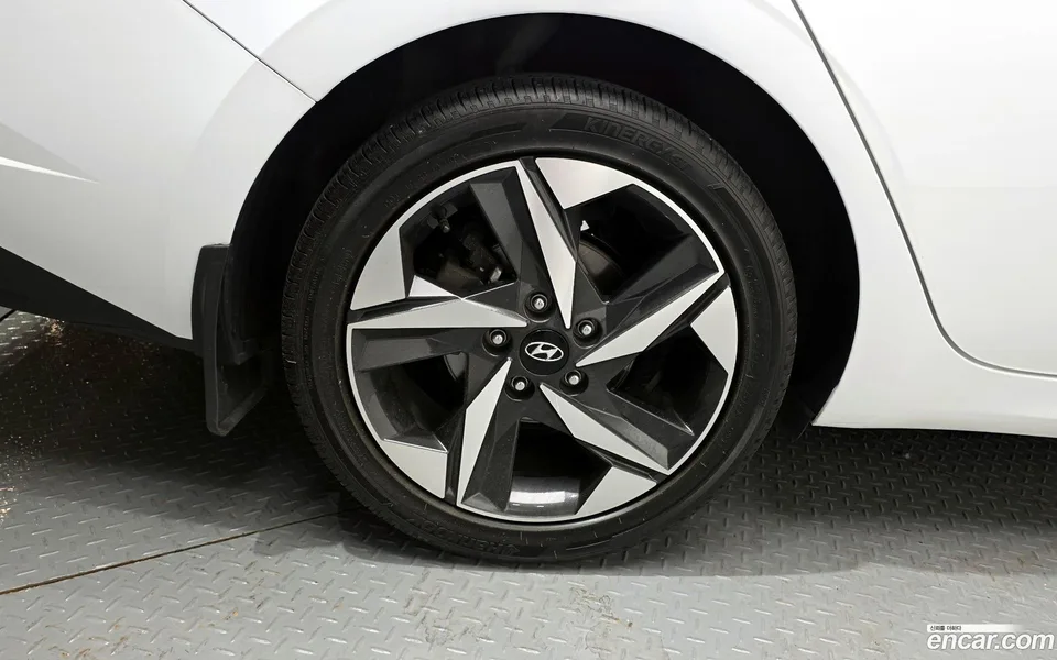 Hyundai Avante 1.6 2022 — миниатюра 2