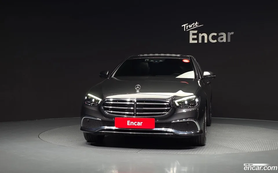 Mercedes-Benz E-Class E250 2023 — миниатюра 3