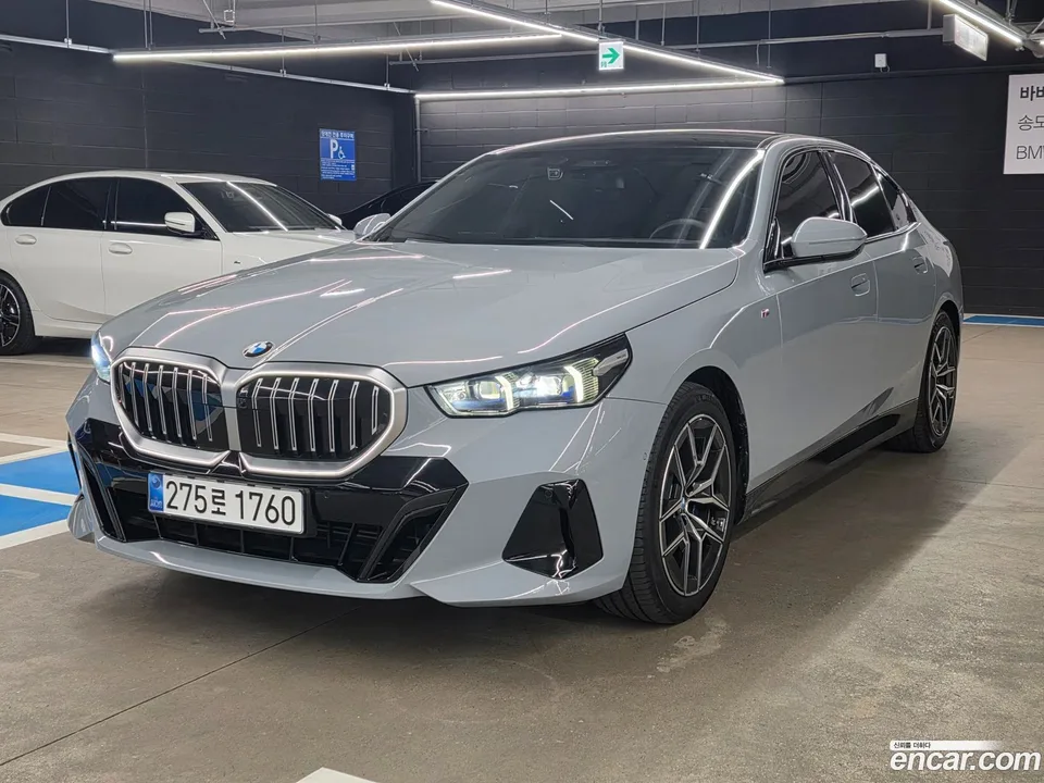 BMW 5 Series 523d M 2025 — фото 1, купить с доставкой в Москву