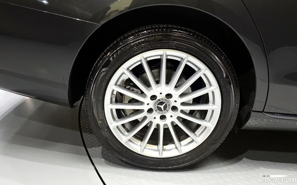 Mercedes-Benz E-Class E250 2023 — миниатюра 2