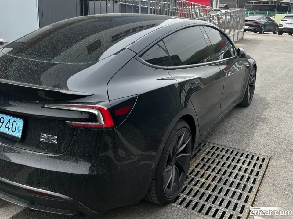 Tesla Model 3 AWD 2026 — миниатюра 5