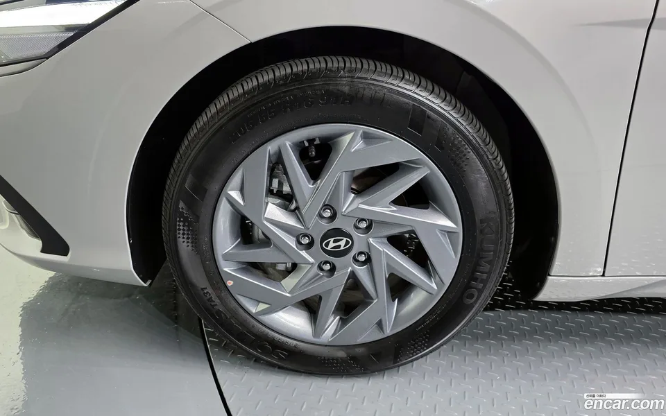 Hyundai Avante CN7 1.6 2024 — миниатюра 2
