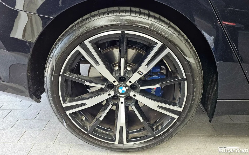 BMW 5 Series 530i xDrive M 2024 — миниатюра 2