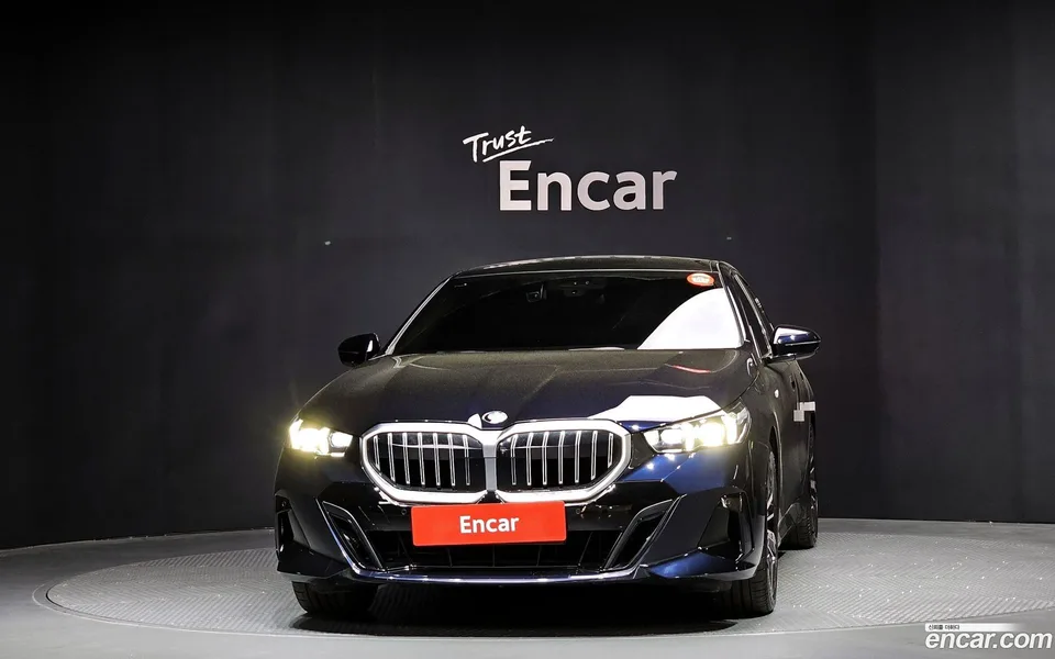 BMW 5 Series 530i xDrive M 2024 — миниатюра 3