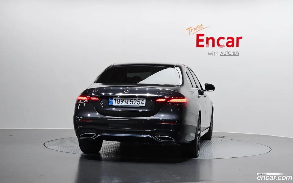 Mercedes-Benz E-Class E350 4MATIC AMG Line 2022 — миниатюра 4