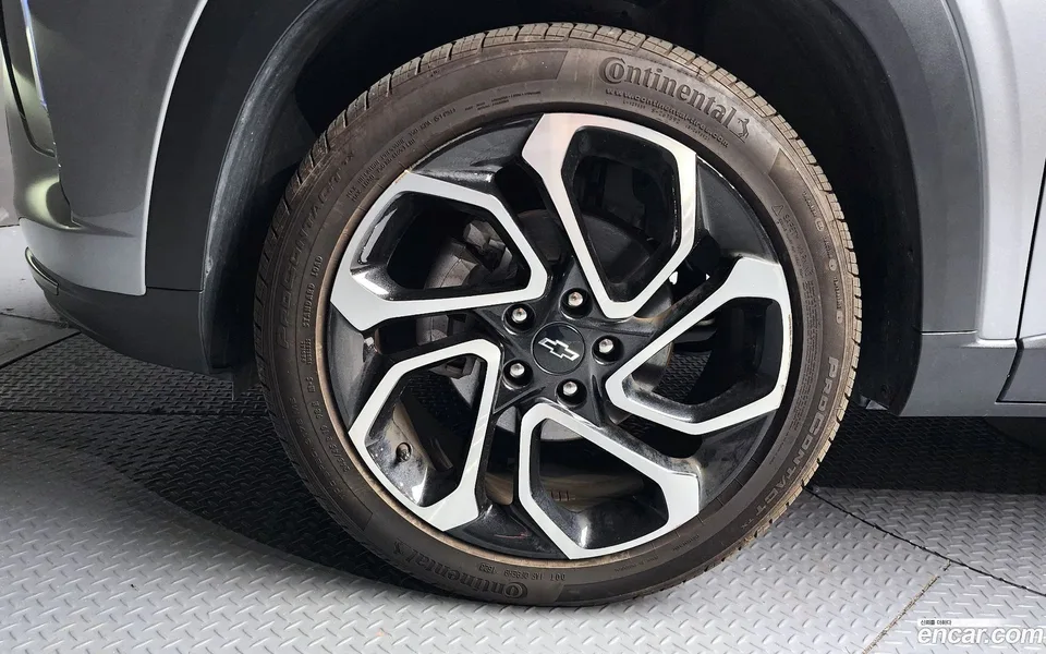 Chevrolet Trax Crossover 1.2 RS 2023 — миниатюра 2