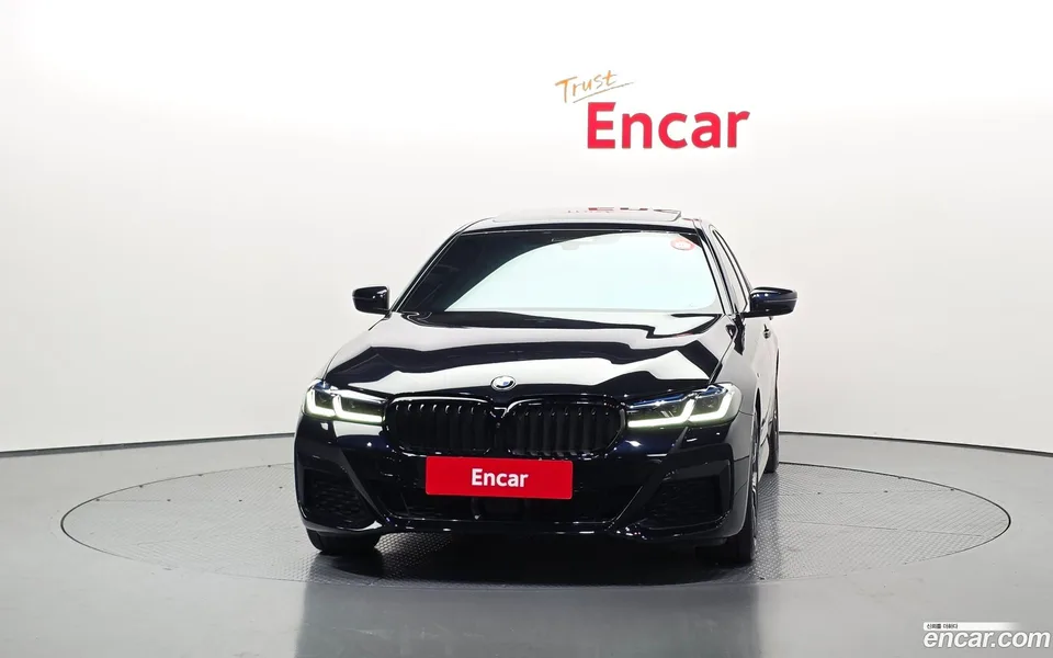 BMW 5 Series 530i xDrive M 2023 — миниатюра 3