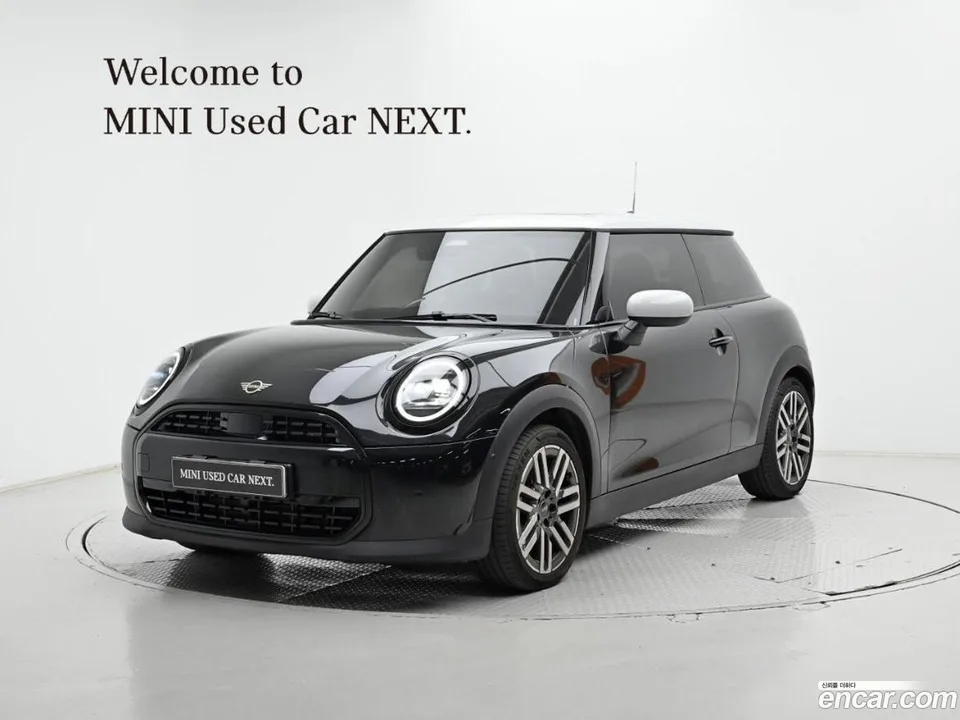 MINI Cooper C 2025 — фото 1, купить с доставкой в Москву