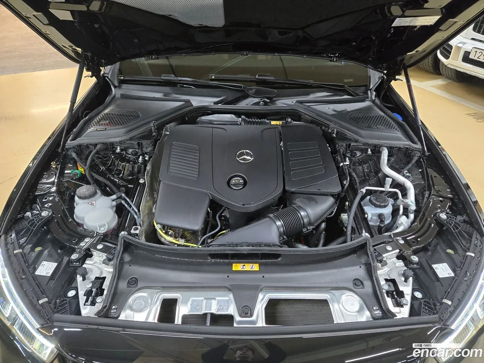 Mercedes-Benz E-Class E350e 4MATIC 2025 — миниатюра 3