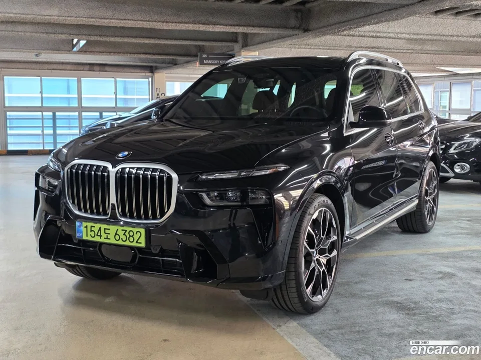 BMW X7 xDrive 40i M 6 2025 — фото 1, купить с доставкой в Москву