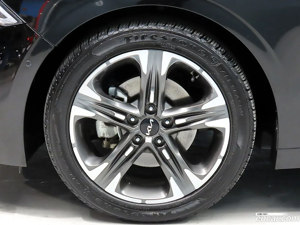 Kia K5 Hybrid 2023 — миниатюра 5