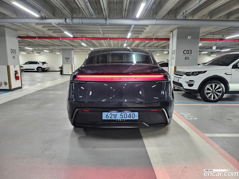 Tesla Model Y RWD 2025 — миниатюра 4
