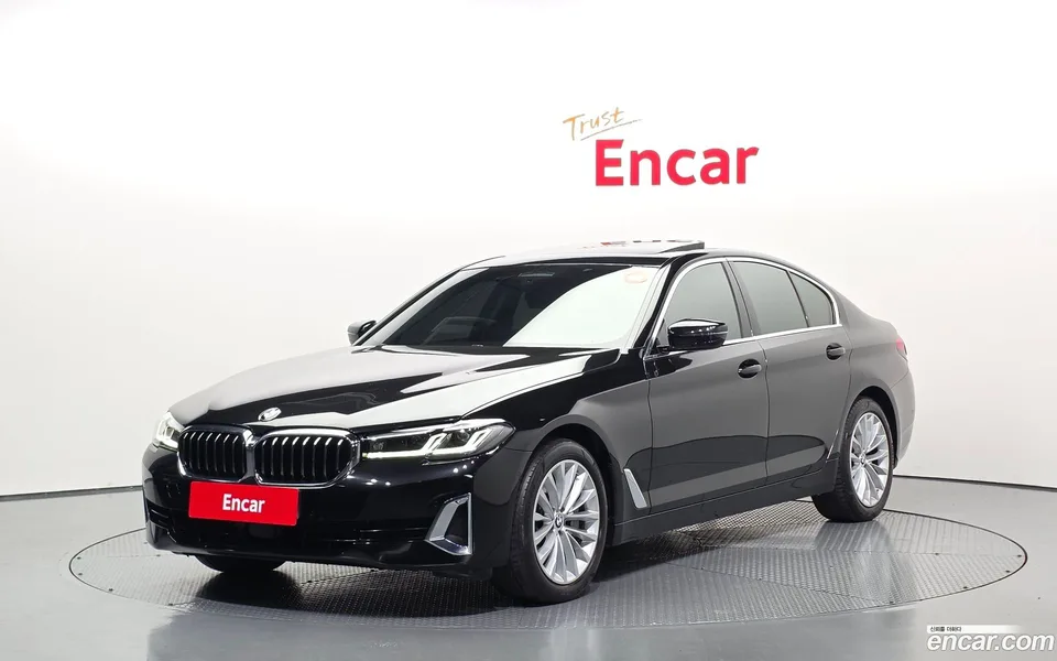 BMW 5 Series 530i 2022 — фото 1, купить с доставкой в Москву