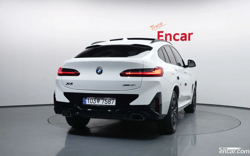 BMW X4 xDrive20i M 2023 — миниатюра 4