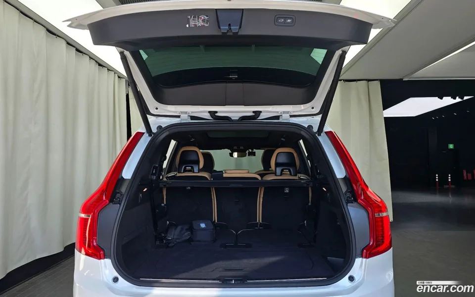 Volvo XC90 B6 2025 — миниатюра 5