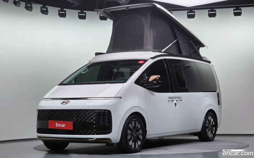 Hyundai Staria 2WD 2024 — фото 1, купить с доставкой в Москву