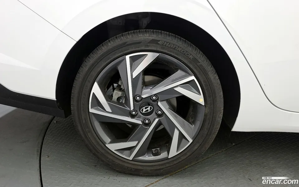 Hyundai Avante CN7 Hybrid 2024 — миниатюра 5