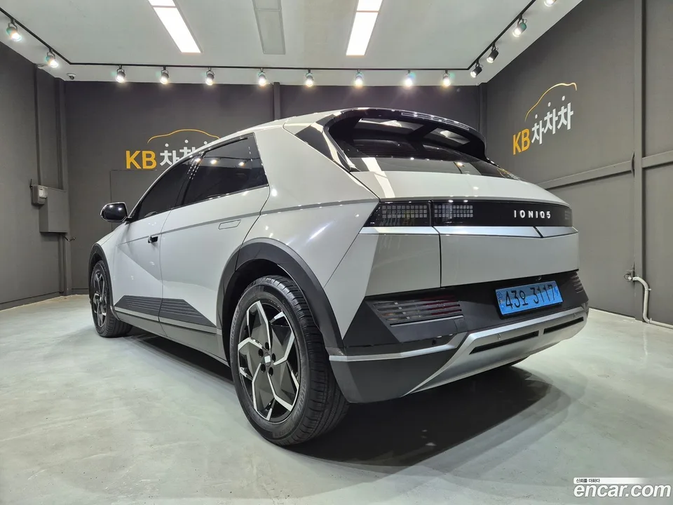 Hyundai Ioniq 5 2023 — миниатюра 2