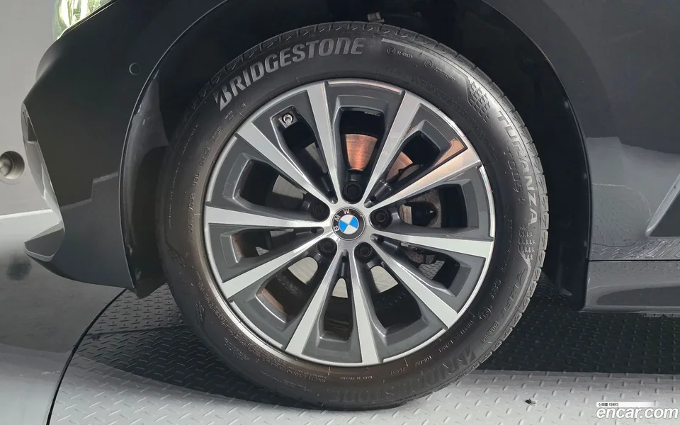 BMW 3 Series 320i 2023 — миниатюра 5