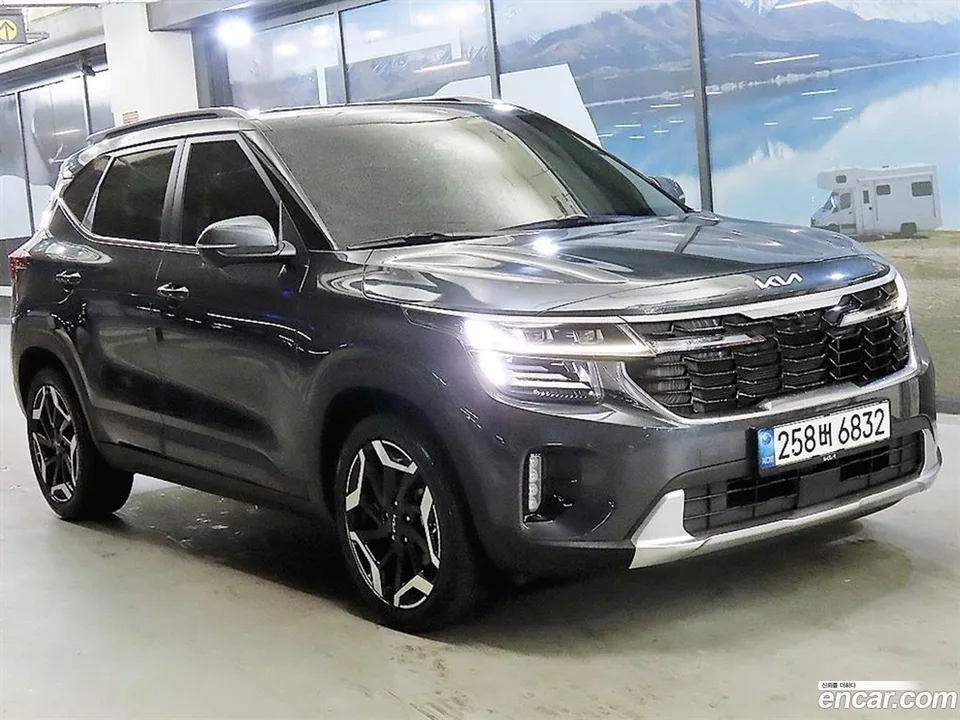 Kia Seltos 2.0 2WD 2022 — фото 1, купить с доставкой в Москву
