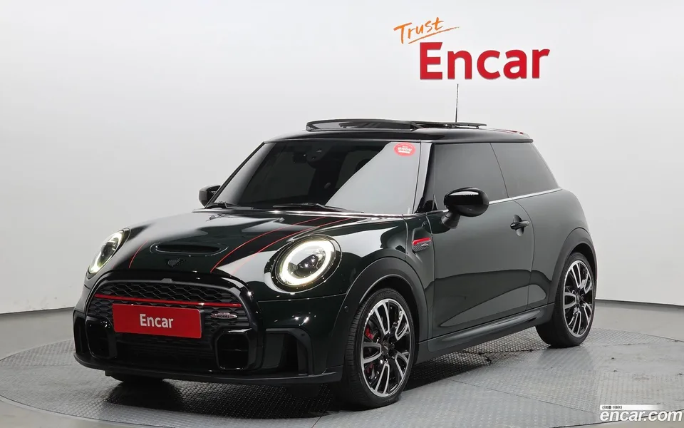 MINI Cooper S JCW 2022 — фото 1, купить с доставкой в Москву