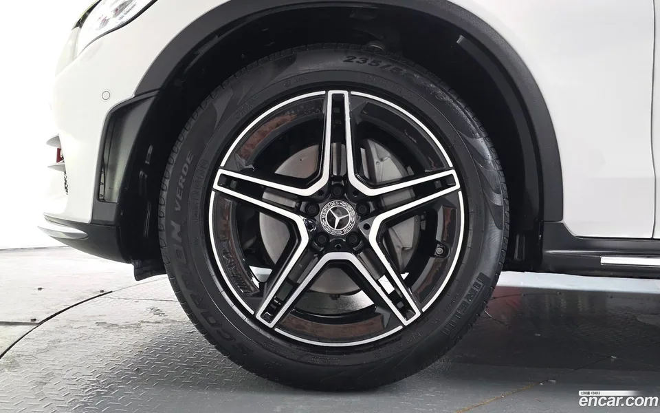 Mercedes-Benz GLC-Class GLC300 4MATIC 2023 — миниатюра 5