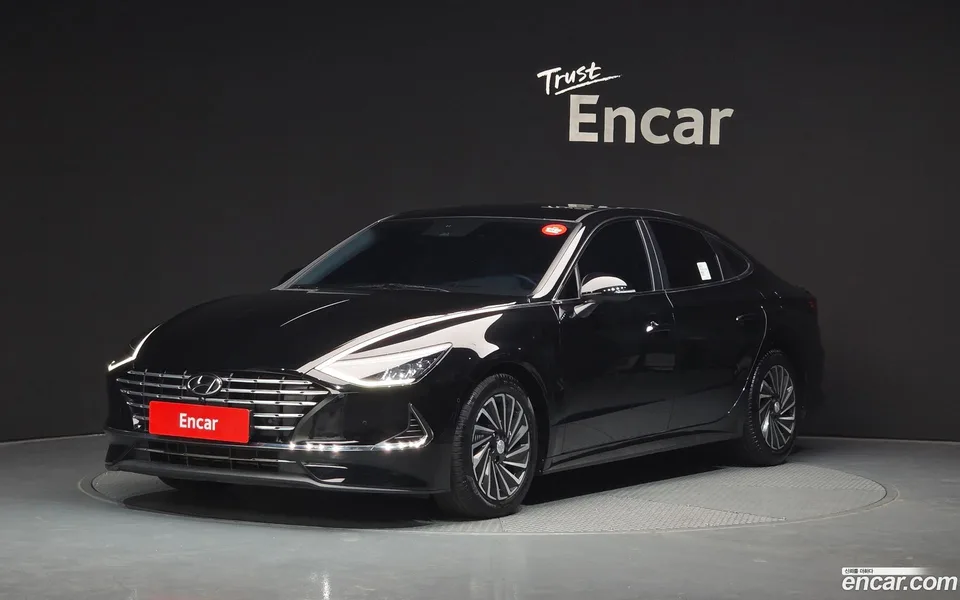 Hyundai Sonata Hybrid 2023 — фото 1, купить с доставкой в Москву