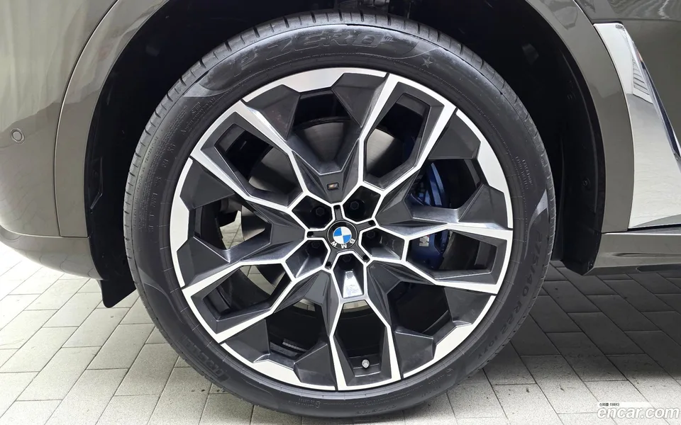 BMW X7 xDrive 40i M 7 2025 — миниатюра 5