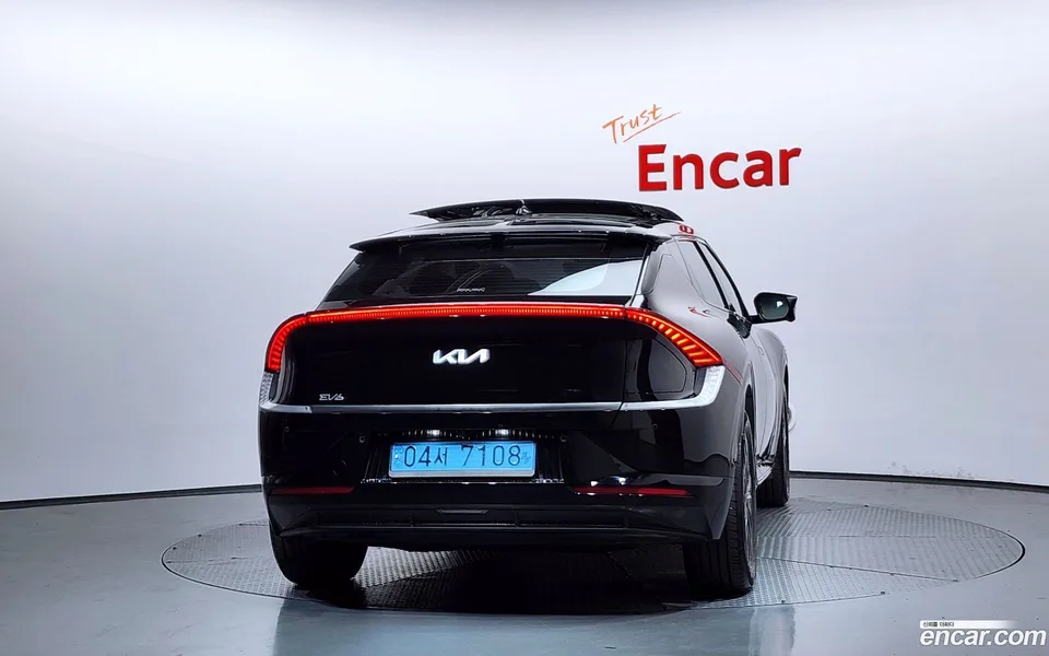 Kia EV6 2023 — миниатюра 4