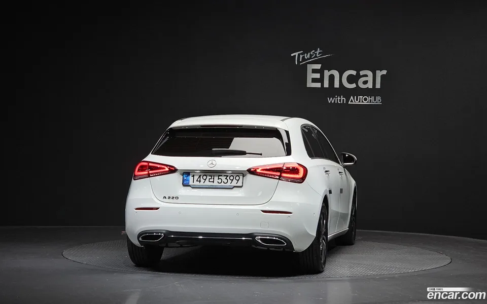 Mercedes-Benz A-Class A220 2023 — миниатюра 4