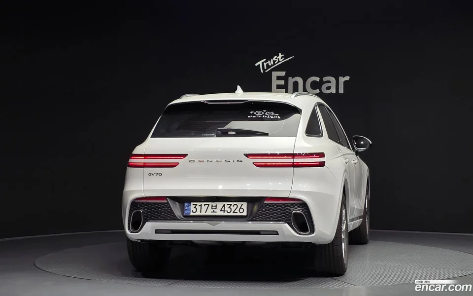 Genesis GV70 2.5T 2WD 2023 — миниатюра 4