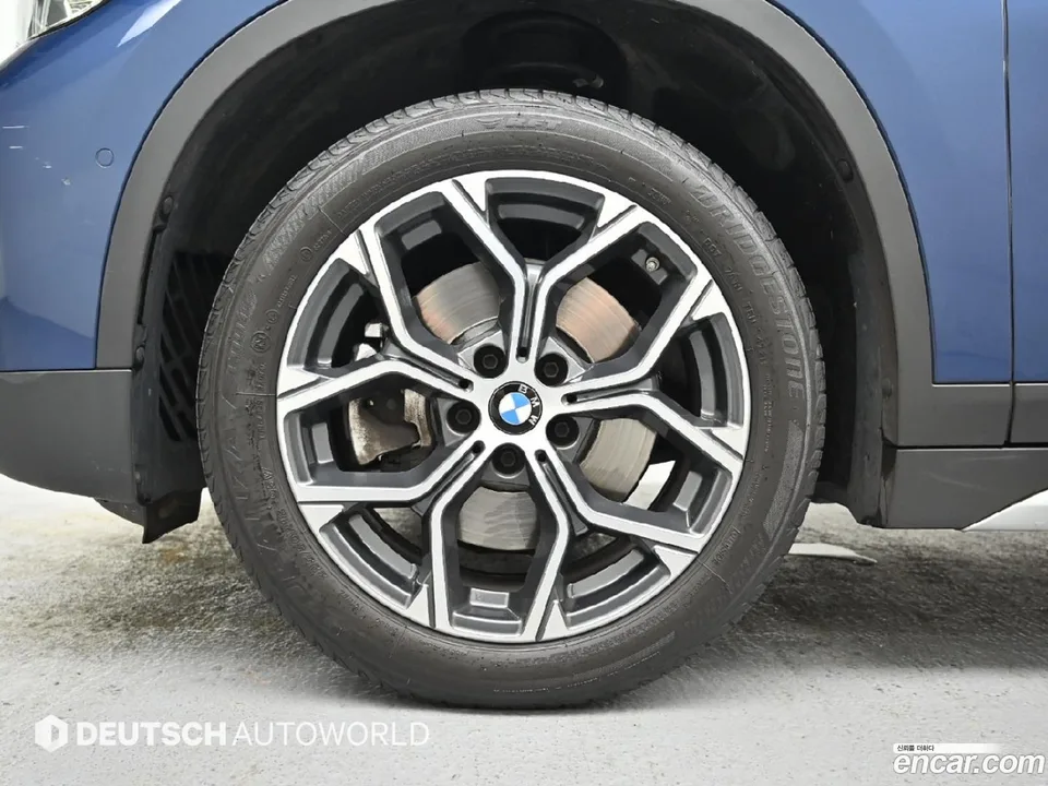 BMW X1 xDrive 20i xLine 2022 — миниатюра 2